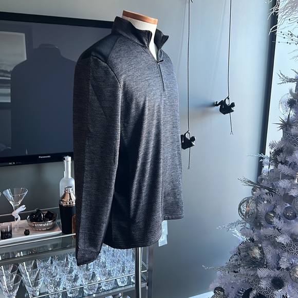 New PGA TOUR Men's Two-Tone Space-Dyed Quarter-Zip Golf Pullover Size Medium - Picture 2 of 5